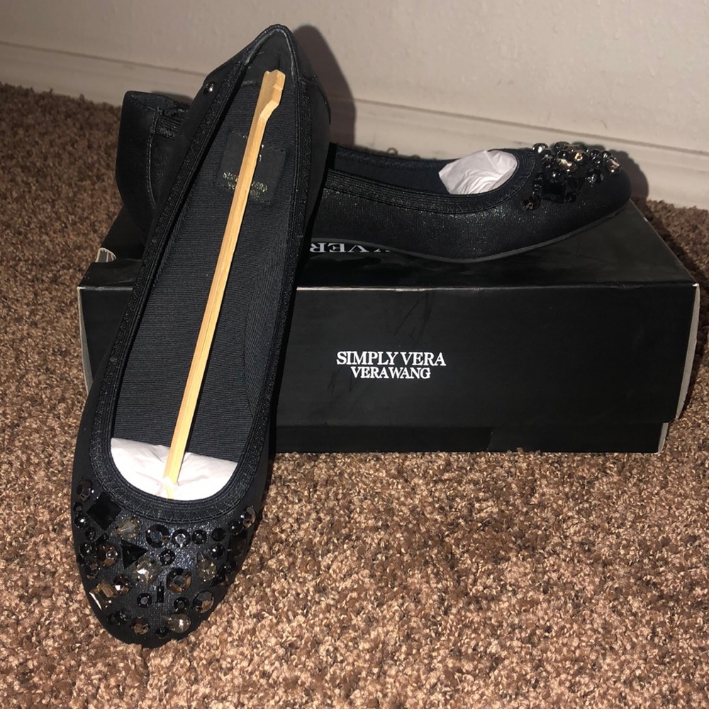 Vera Wang Black Flats